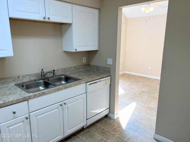 8160 E SAN JOSE MANOR Drive E 4, Jacksonville, FL 32217