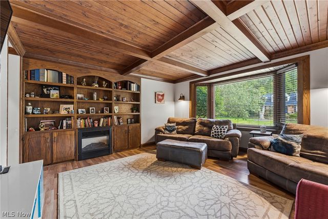 7739 Starcliff Avenue NW, North Canton, OH 44720