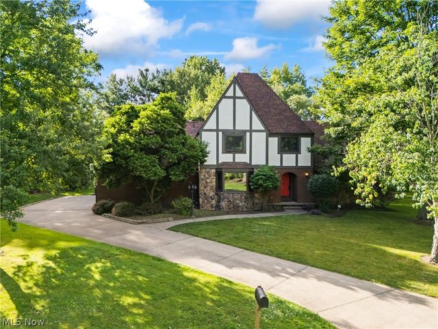 7739 Starcliff Avenue NW, North Canton, OH 44720