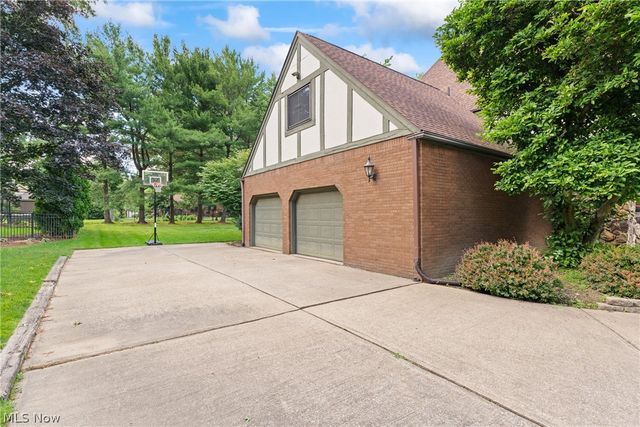 7739 Starcliff Avenue NW, North Canton, OH 44720