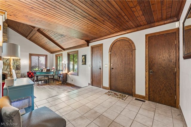 7739 Starcliff Avenue NW, North Canton, OH 44720