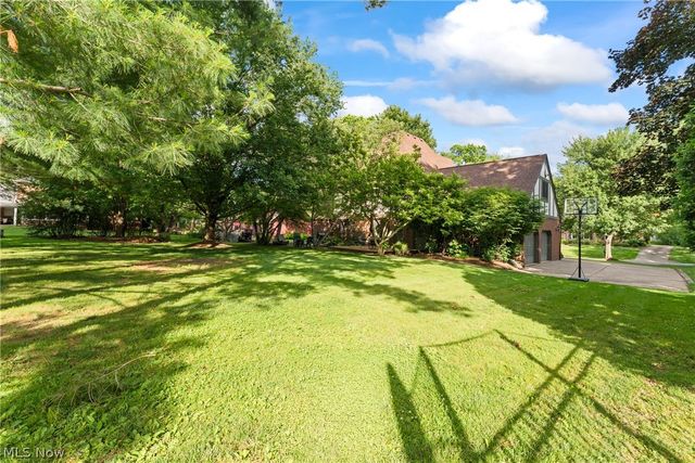 7739 Starcliff Avenue NW, North Canton, OH 44720