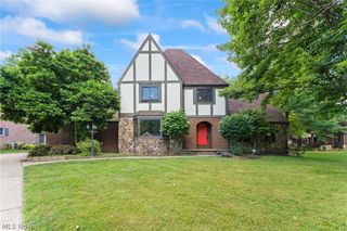 7739 Starcliff Avenue NW, North Canton, OH 44720
