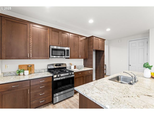 1547 N RIVER ALDER St, Canby, OR 97013