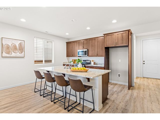 1547 N RIVER ALDER St, Canby, OR 97013