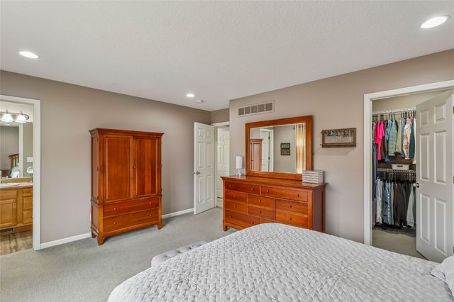 1511 Nine Iron Drive, West Des Moines, IA 50266