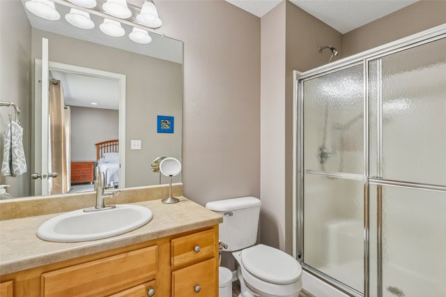 1511 Nine Iron Drive, West Des Moines, IA 50266