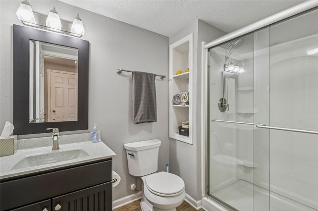 1511 Nine Iron Drive, West Des Moines, IA 50266