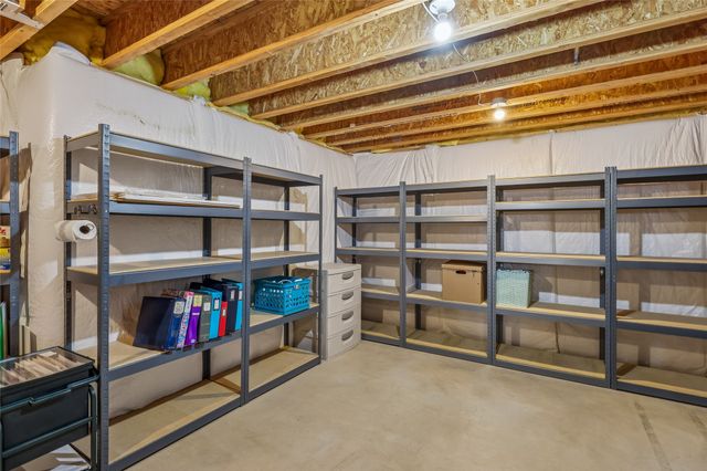 1511 Nine Iron Drive, West Des Moines, IA 50266