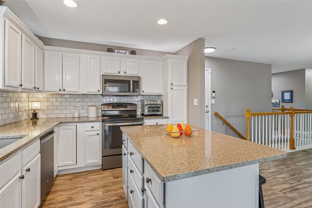 1511 Nine Iron Drive, West Des Moines, IA 50266