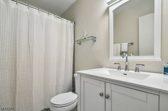 18 Manchester Ct F, Chatham Twp., NJ 07928