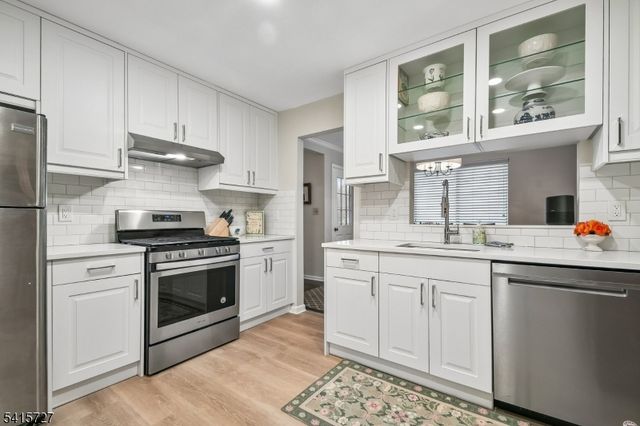 18 Manchester Ct F, Chatham Twp., NJ 07928