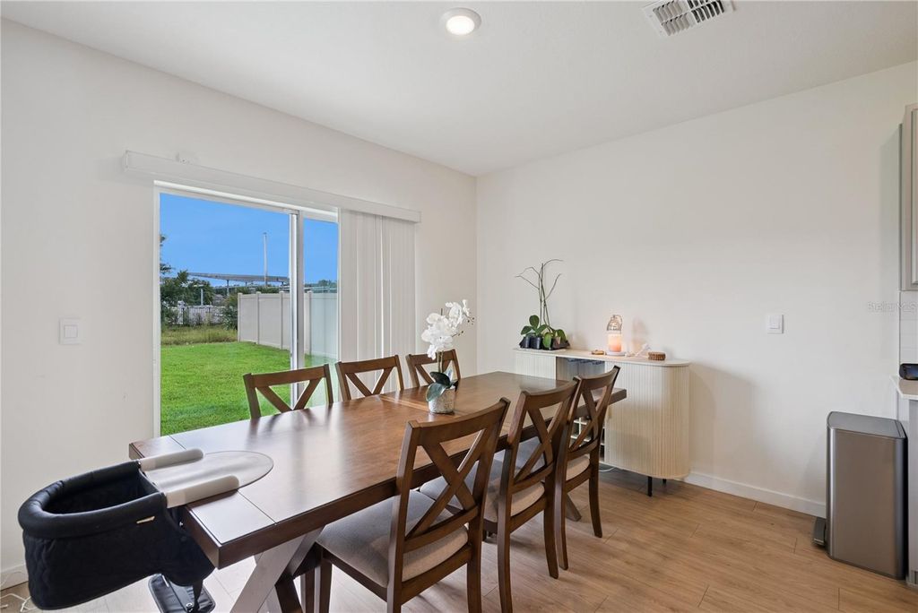 Image 11 of property listing at 3918 ROYAL AZALEA WAY, Sanford, FL 32773