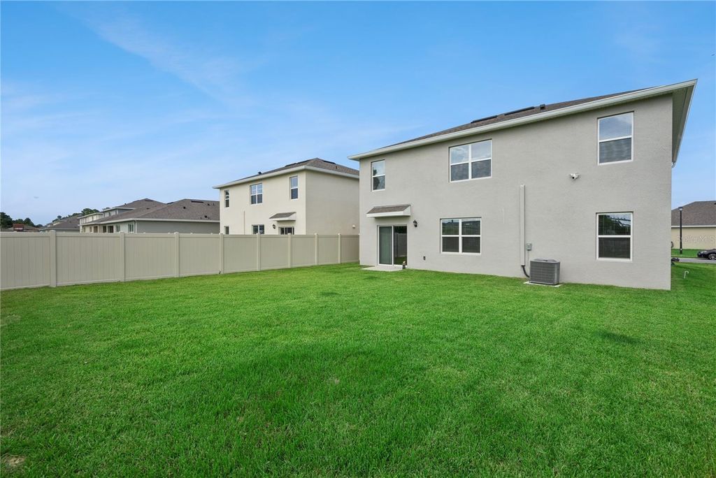 Image 3 of property listing at 3918 ROYAL AZALEA WAY, Sanford, FL 32773