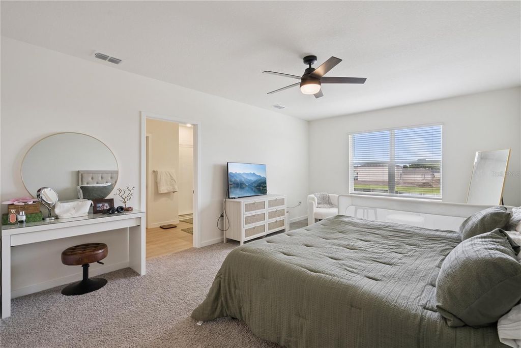 Image 22 of property listing at 3918 ROYAL AZALEA WAY, Sanford, FL 32773