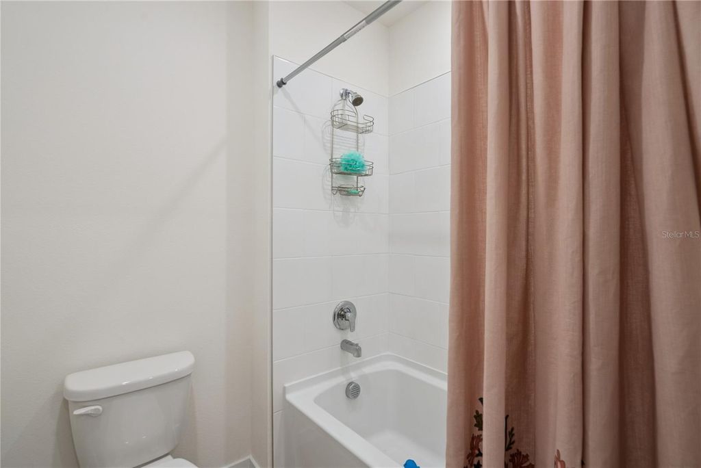 Image 29 of property listing at 3918 ROYAL AZALEA WAY, Sanford, FL 32773
