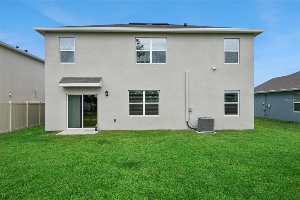 Image 4 of property listing at 3918 ROYAL AZALEA WAY, Sanford, FL 32773