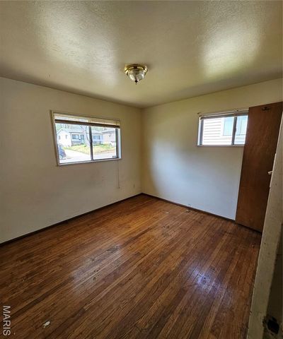 10308 Lord Drive, St Louis, MO 63136