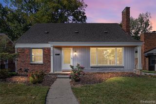 4214 S Verona Circle, Royal Oak, MI 48073