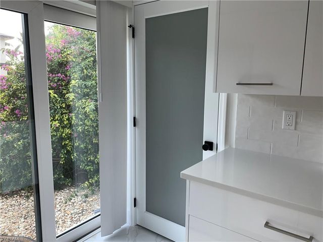 4082 Belair LN # 9, Naples, FL 34103