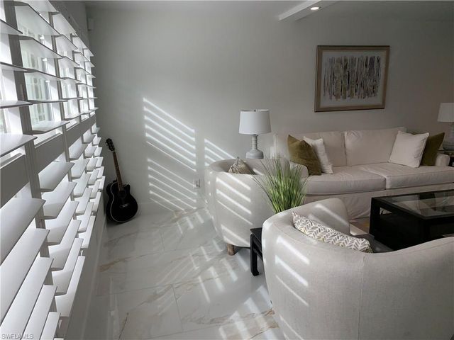 4082 Belair LN # 9, Naples, FL 34103