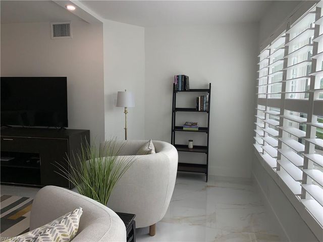 4082 Belair LN # 9, Naples, FL 34103