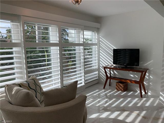 4082 Belair LN # 9, Naples, FL 34103