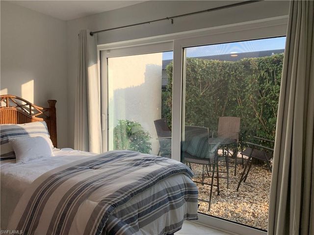 4082 Belair LN # 9, Naples, FL 34103