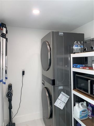 4082 Belair LN # 9, Naples, FL 34103