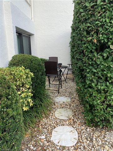 4082 Belair LN # 9, Naples, FL 34103