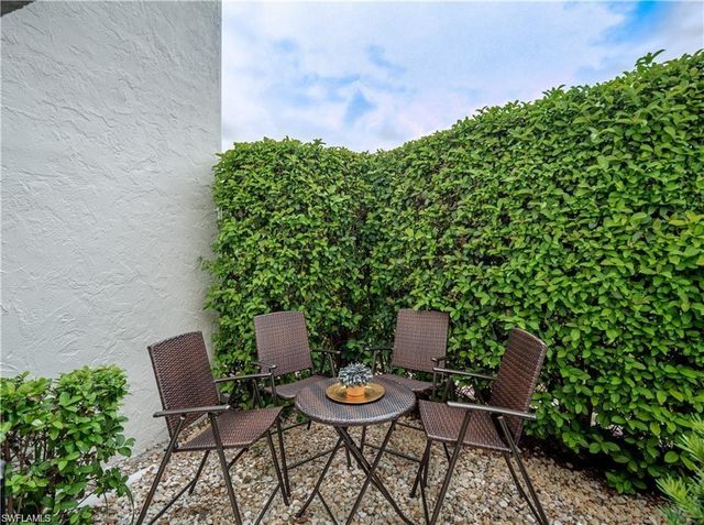 4082 Belair LN # 9, Naples, FL 34103