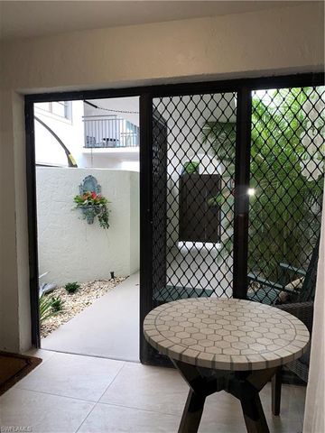 4082 Belair LN # 9, Naples, FL 34103