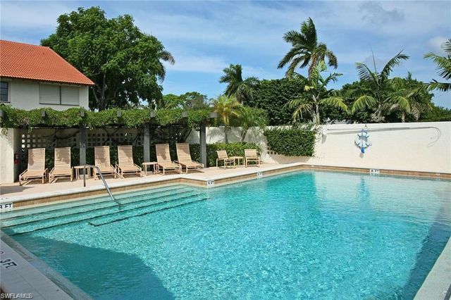 4082 Belair LN # 9, Naples, FL 34103