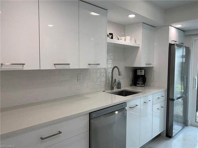 4082 Belair LN # 9, Naples, FL 34103