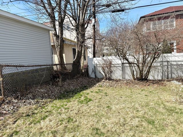 82 Elmer Rd 1, Boston, MA 02124