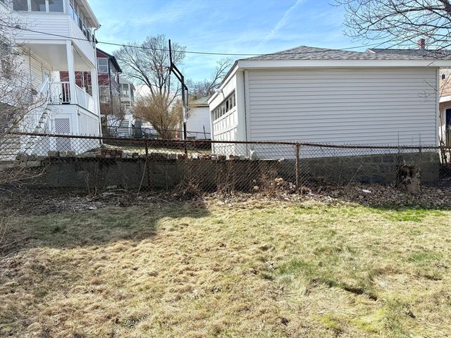 82 Elmer Rd 1, Boston, MA 02124