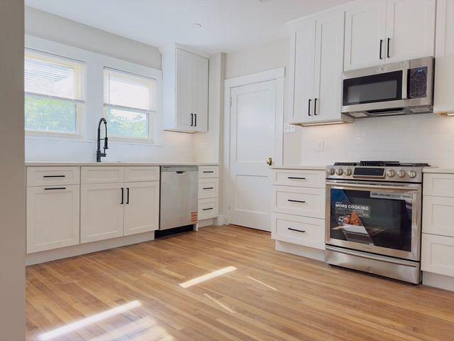 82 Elmer Rd 1, Boston, MA 02124