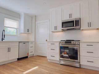 82 Elmer Rd 1, Boston, MA 02124