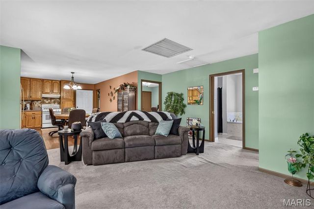 250 Meadow Woods Road, Hillsboro, MO 63050