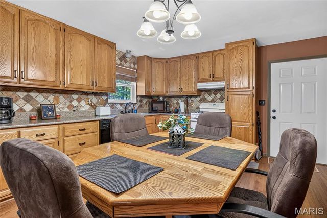 250 Meadow Woods Road, Hillsboro, MO 63050