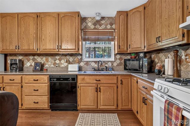 250 Meadow Woods Road, Hillsboro, MO 63050