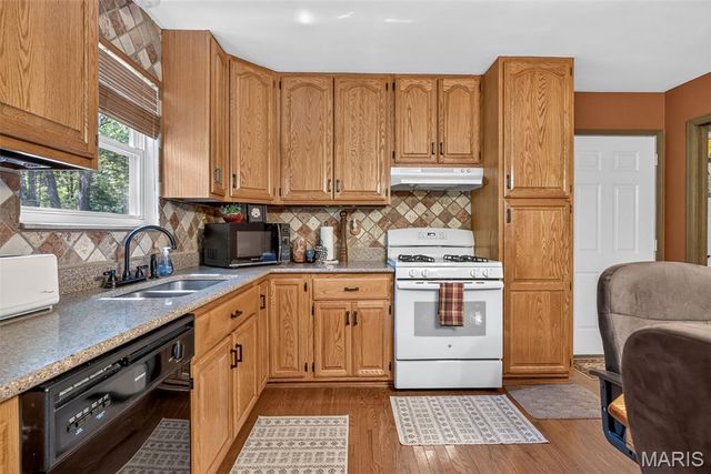 250 Meadow Woods Road, Hillsboro, MO 63050