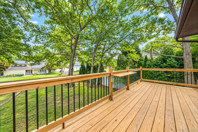 39 Pond Path, Lake Grove, NY 11755