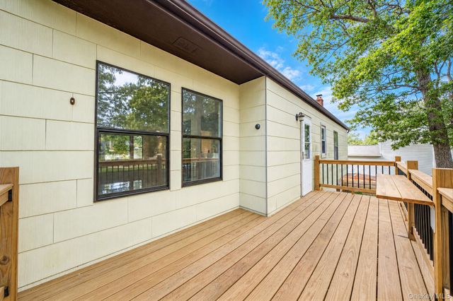 39 Pond Path, Lake Grove, NY 11755