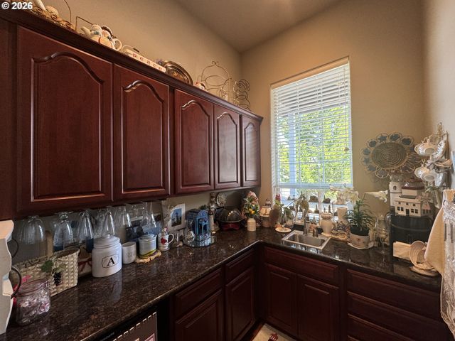 2510 WILLOW CREST Ct, Florence, OR 97439