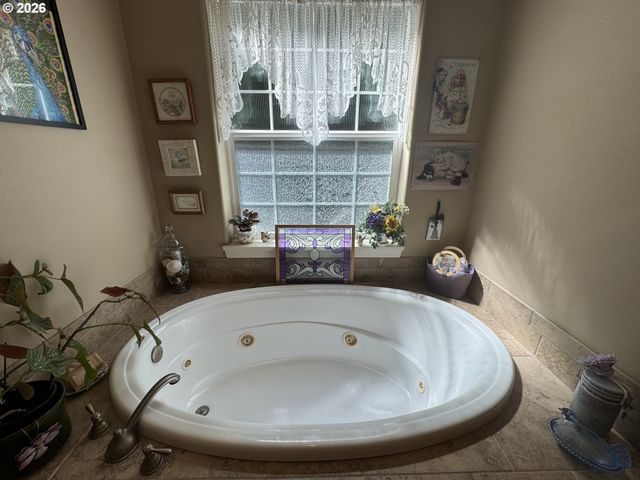 2510 WILLOW CREST Ct, Florence, OR 97439