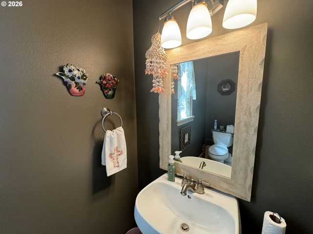 2510 WILLOW CREST Ct, Florence, OR 97439