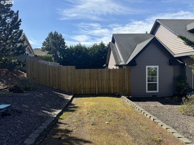 2510 WILLOW CREST Ct, Florence, OR 97439