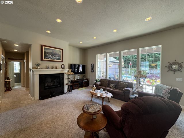 2510 WILLOW CREST Ct, Florence, OR 97439