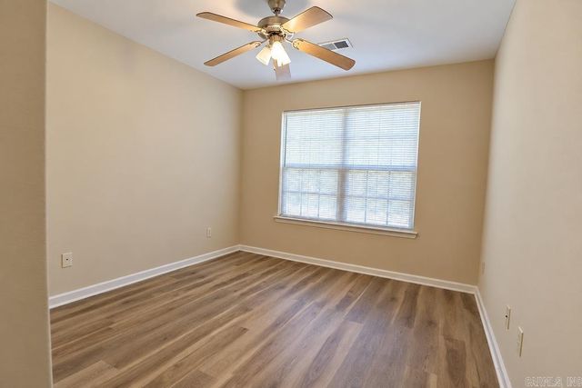 15 Bryant St, Ward, AR 72176
